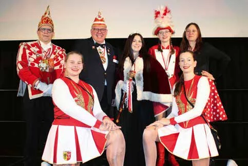 Prinzessin mit Adjutantinnen und Bernd Hoppe